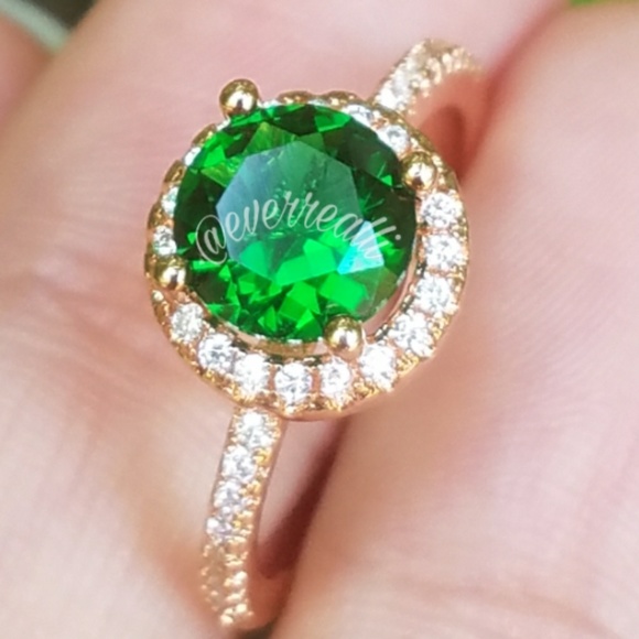 Emerald Ring - Picture 2 of 3